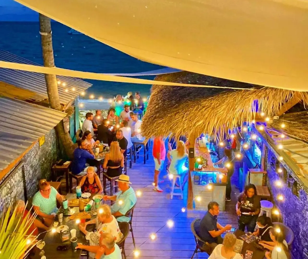 Vacation Studios With Rooftop Pool, Beach Club, Restaurants - Playa Los Corales Punta Cana Hotel