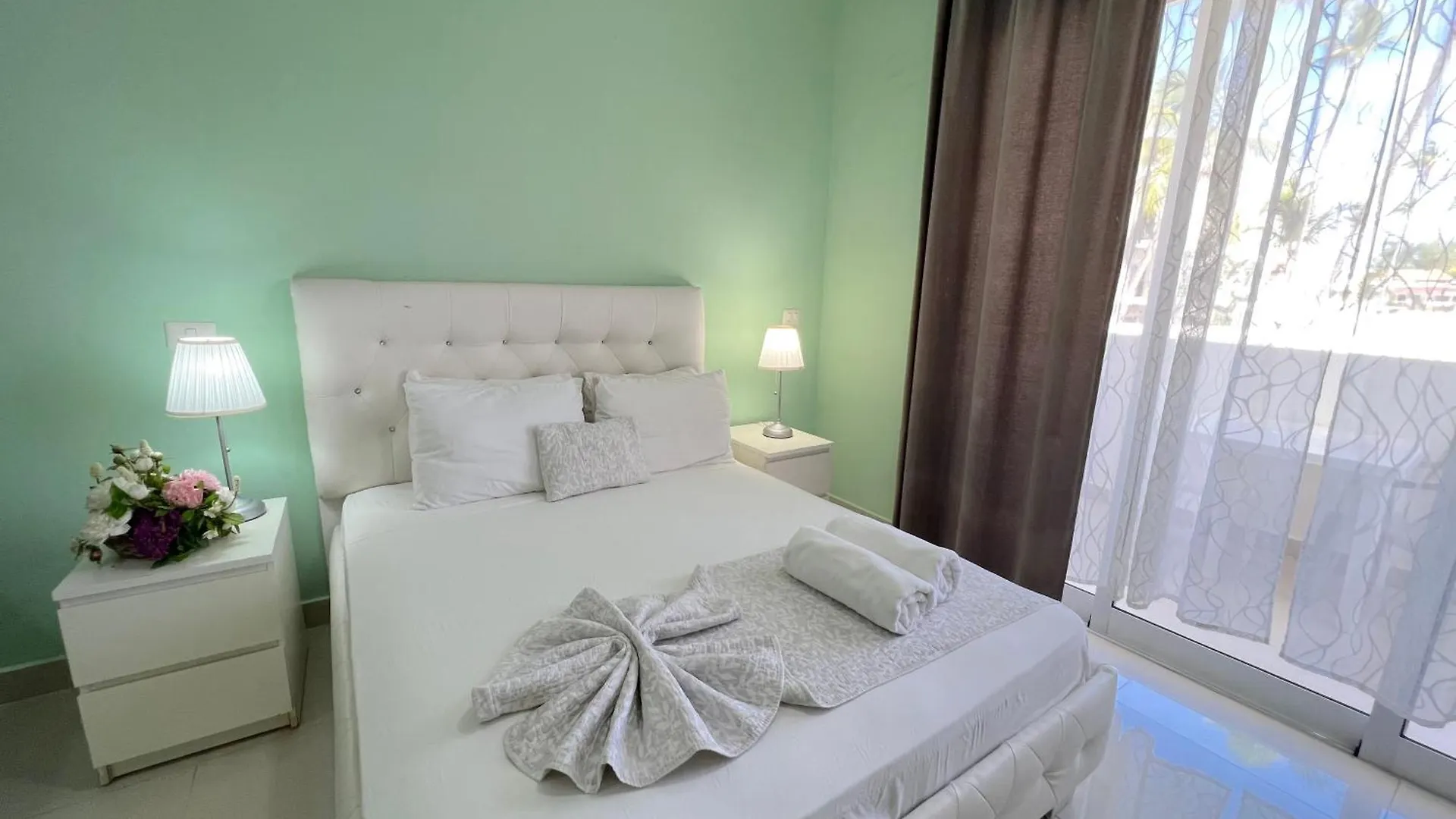 Vacation Studios With Rooftop Pool, Beach Club, Restaurants - Playa Los Corales Punta Cana Dominikánská republika