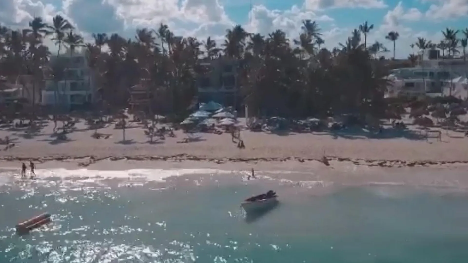 Hotel Vacation Studios With Rooftop Pool, Beach Club, Restaurants - Playa Los Corales Punta Cana