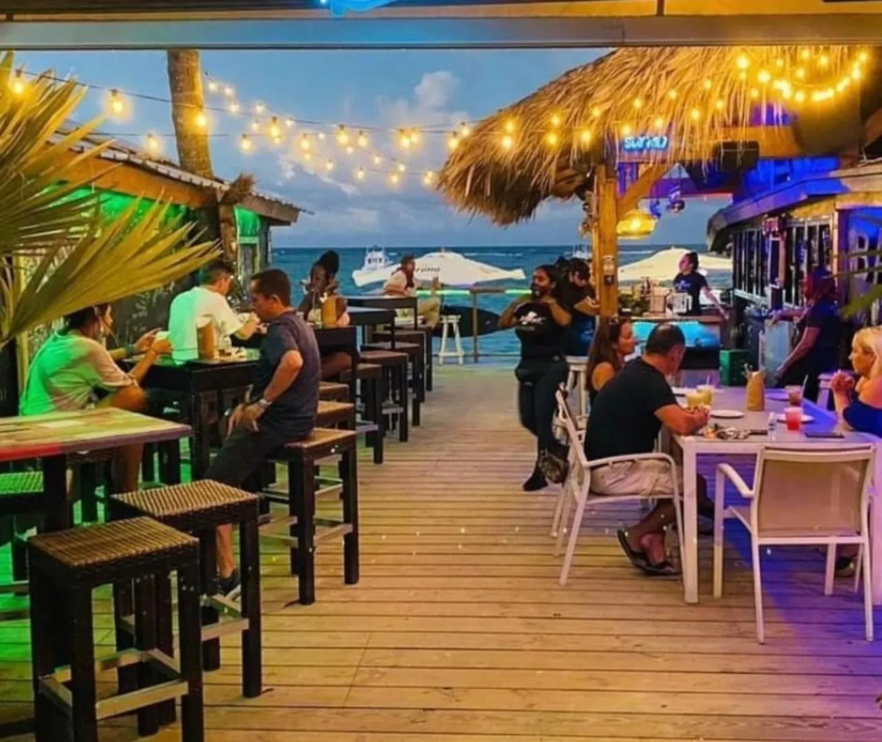 Hotel Vacation Studios With Rooftop Pool, Beach Club, Restaurants - Playa Los Corales Punta Cana