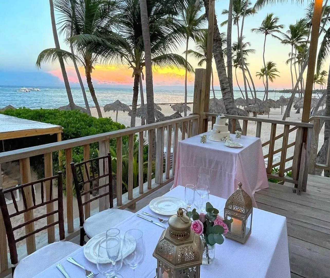 Vacation Studios With Rooftop Pool, Beach Club, Restaurants - Playa Los Corales Punta Cana Hotel