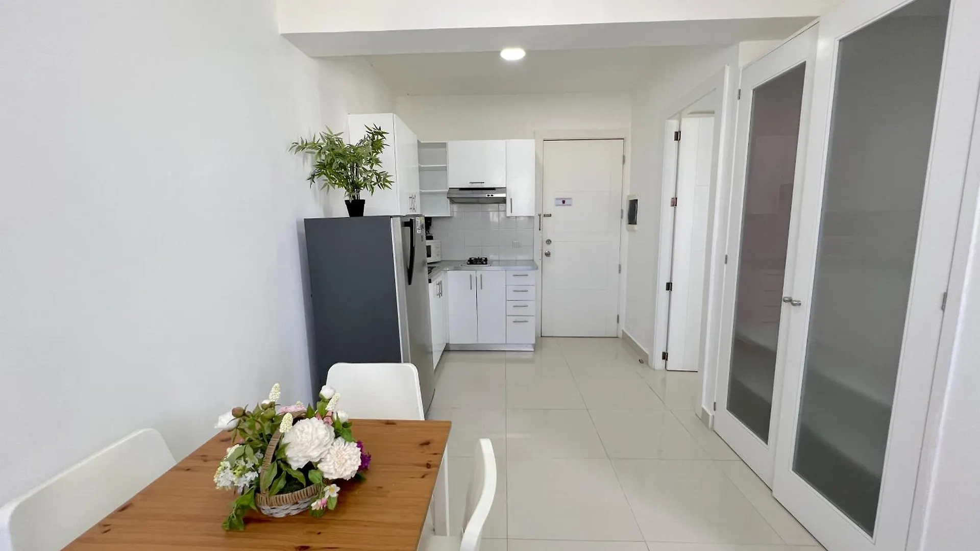Vacation Studios With Rooftop Pool, Beach Club, Restaurants - Playa Los Corales Punta Cana Hotel